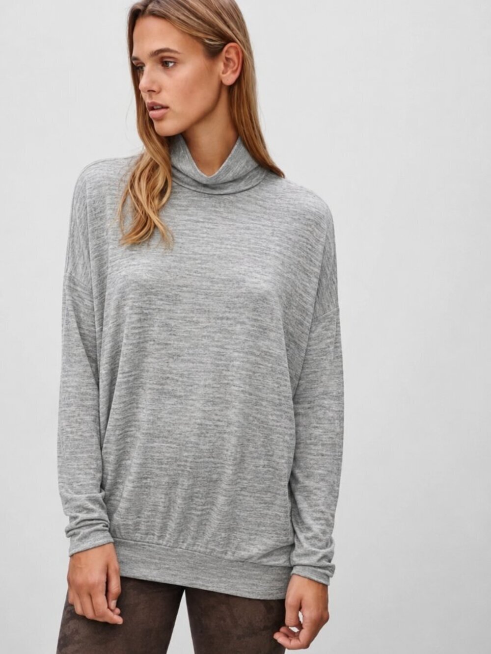 Aritzia Wilfred Free Martha Sweater